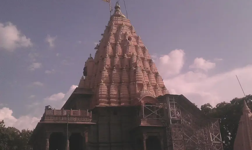 how to reach mahakaleshwar temple ujjain