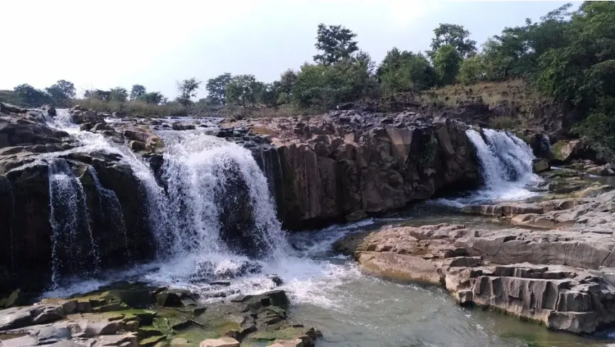 pochera waterfalls