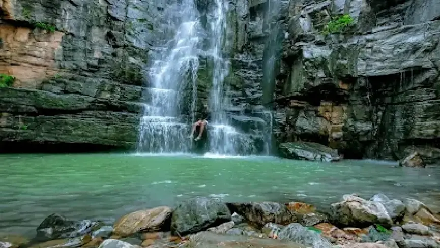 apkhol waterfall