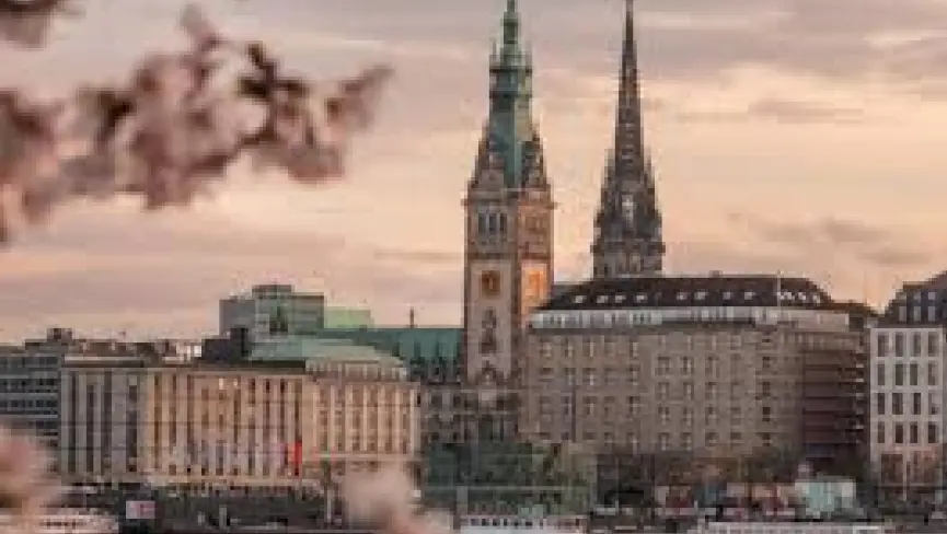 Jungfernstieg & Alster Lake