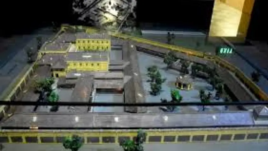 Hoa Lo Prison