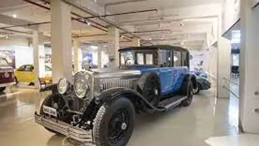 Gedee Car Museum