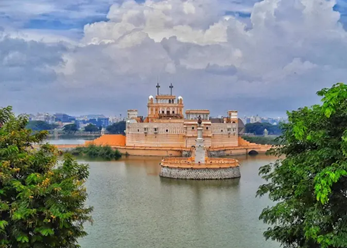Lakhota Palace and Museum