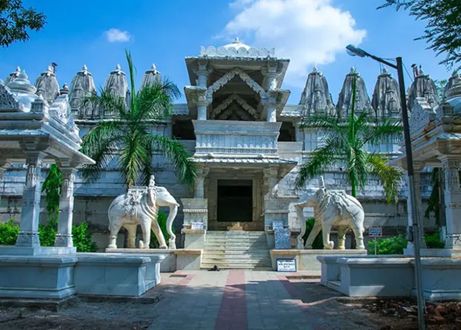 The Kumbharia Jain temples
