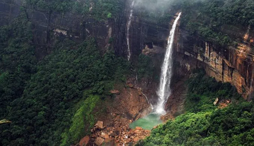 Nohkalikai Falls