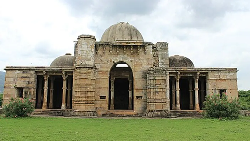 Lila Gumbaj Ki Mosque