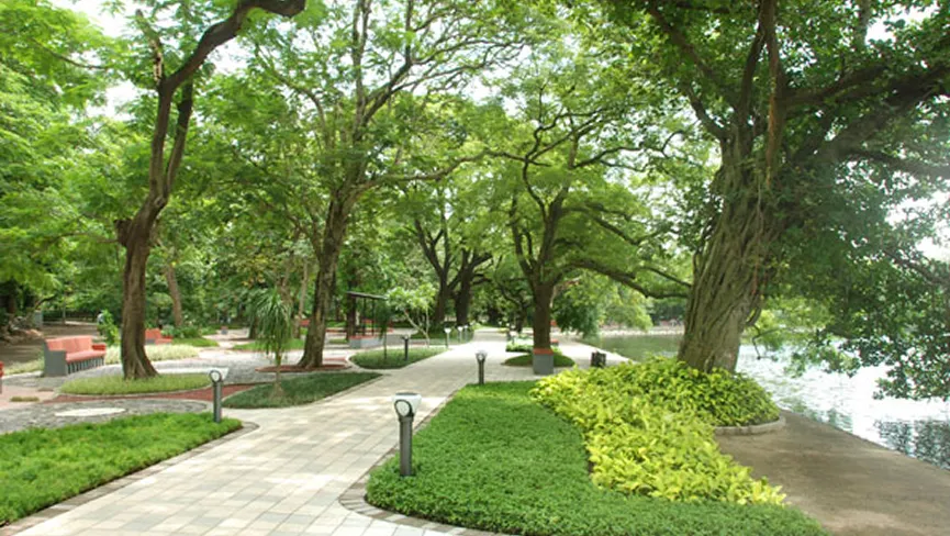 Rabindra Sarobar Park