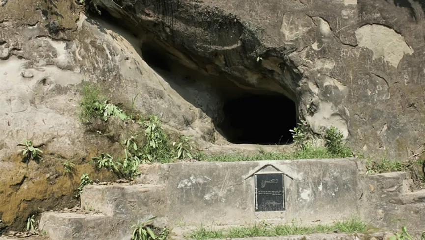 Puilwa village caves