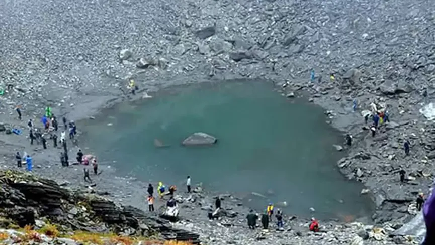 Roopkund Lake
