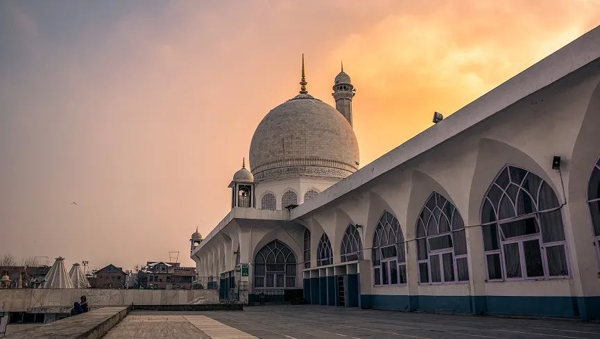 Hazratbal Shrine