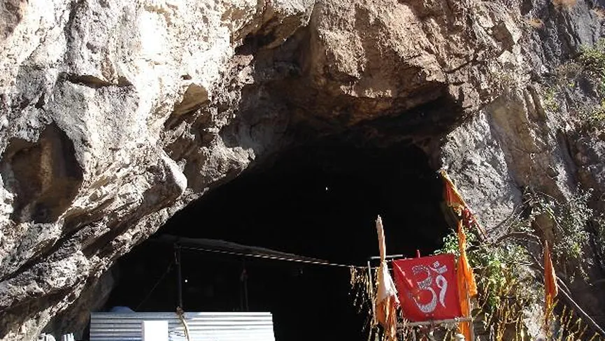 Shivkhori cave