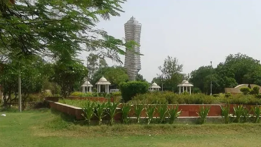 War Memorial 40 Mukte