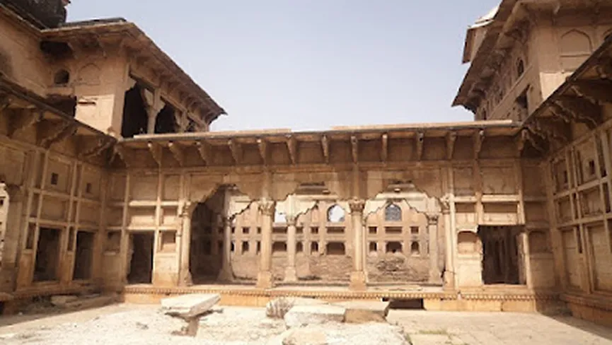 CHHATTA BAL MUKUND RAI HISTORICAL MONUMENT OF THE CITY]