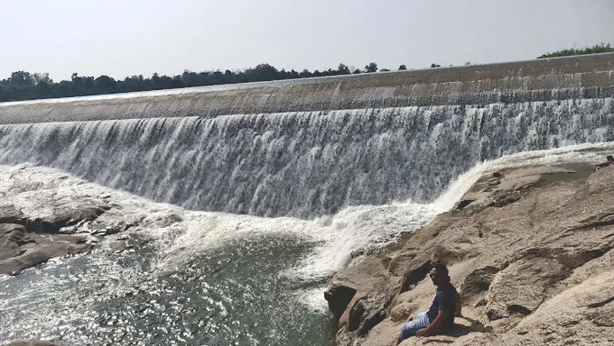 Dhuti Dam