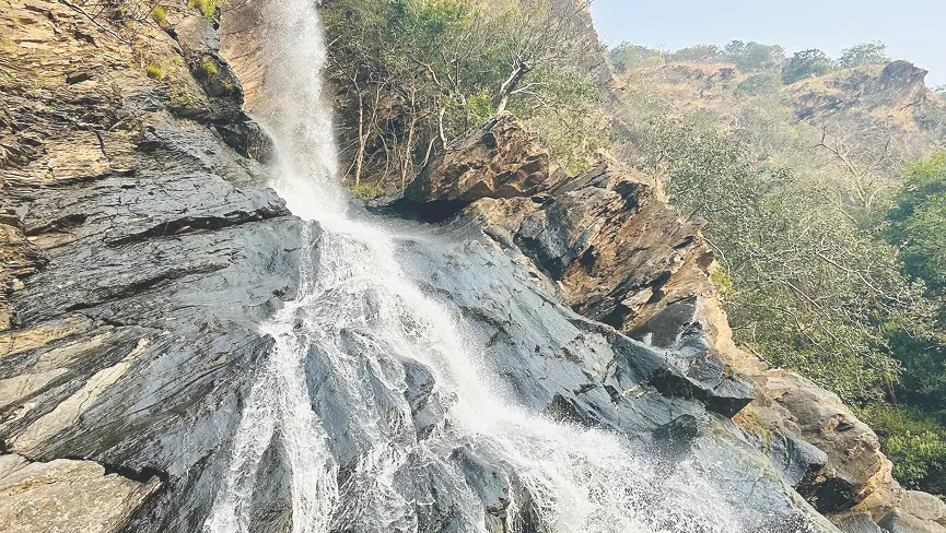 Satnari Waterfalls