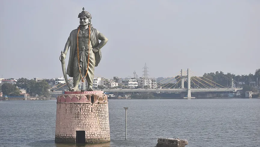 Raja Bhoj Statue