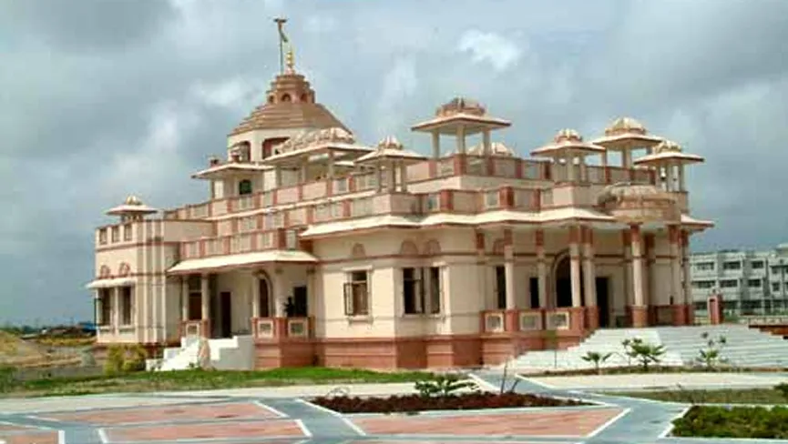 Teerthdham Mangalayatan Mandir