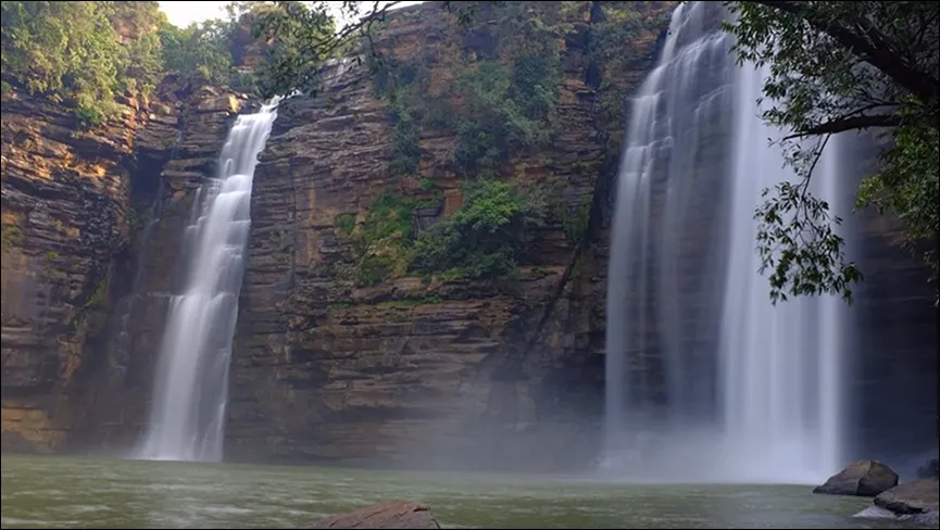 Lakhaniya Dari Waterfall