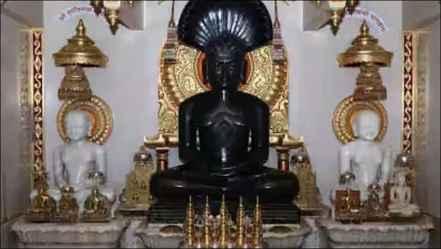 Shri Parshvanath Digambar Jain Mandir