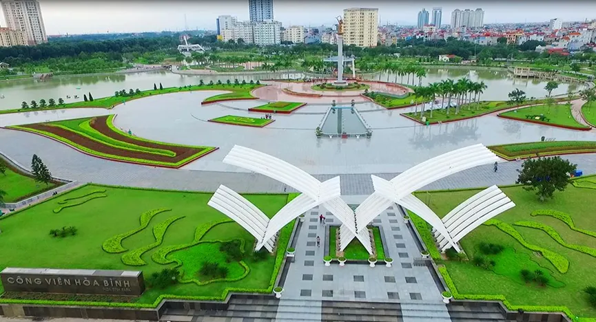 Hoa Binh Park