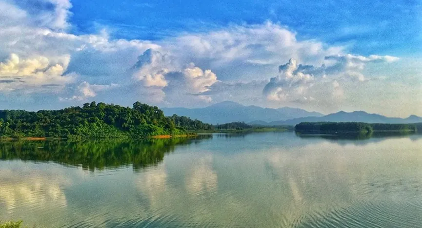 Dong Quan Lake