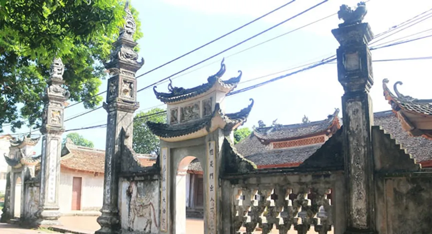 Tri Chi Communal House