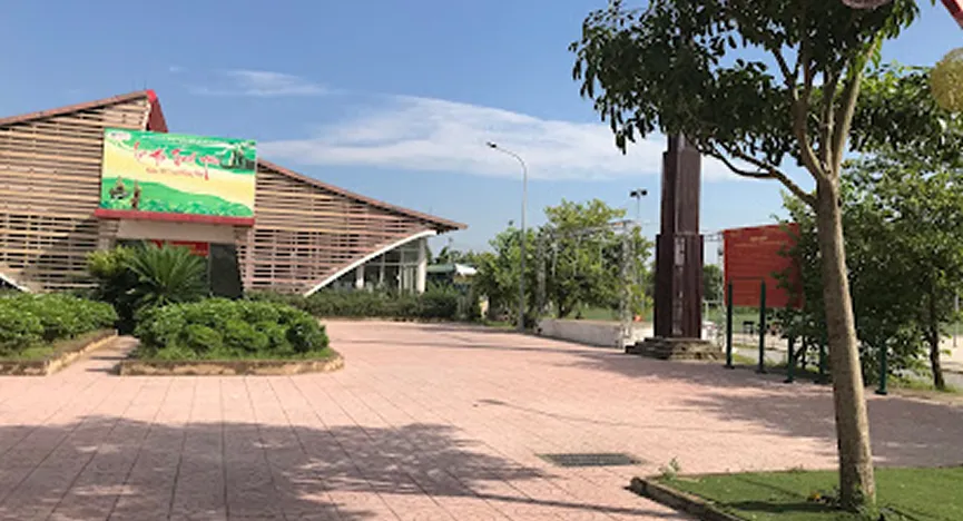 Thuy Ung Horn Comb Craft Village