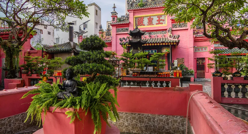 Khanh Van Nam Vien Taoist temple
