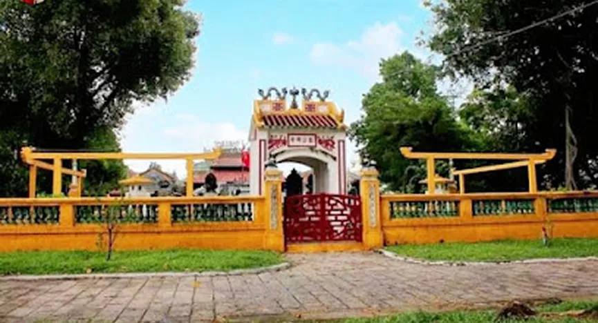 Tomb of Le Van Duyet