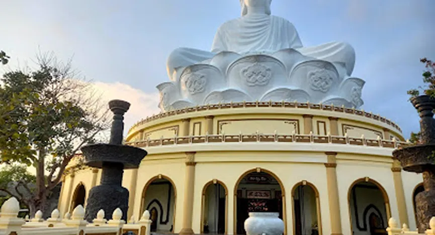 Linh Phong  Ong Nui Temple