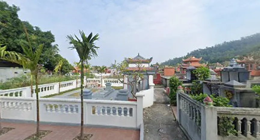 Bac Son Kien An Cemetery