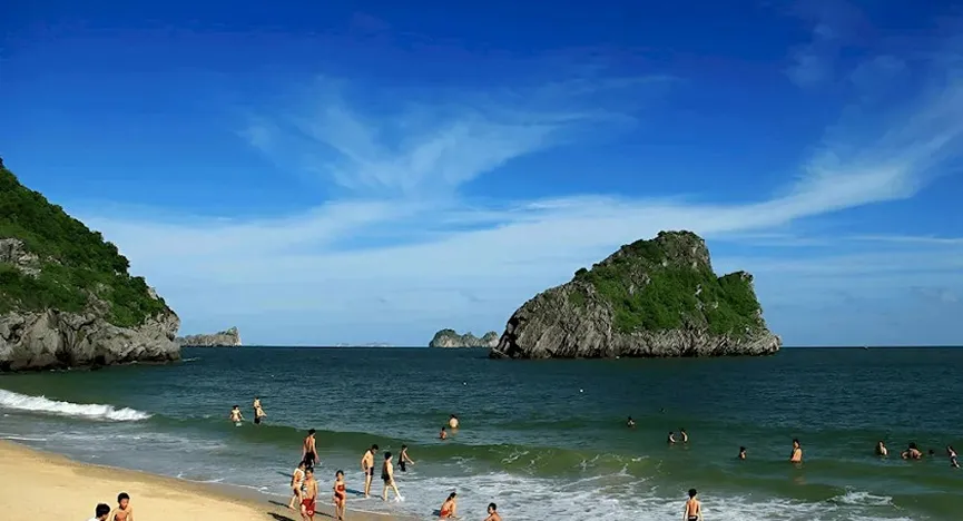 Tung Thu Beach