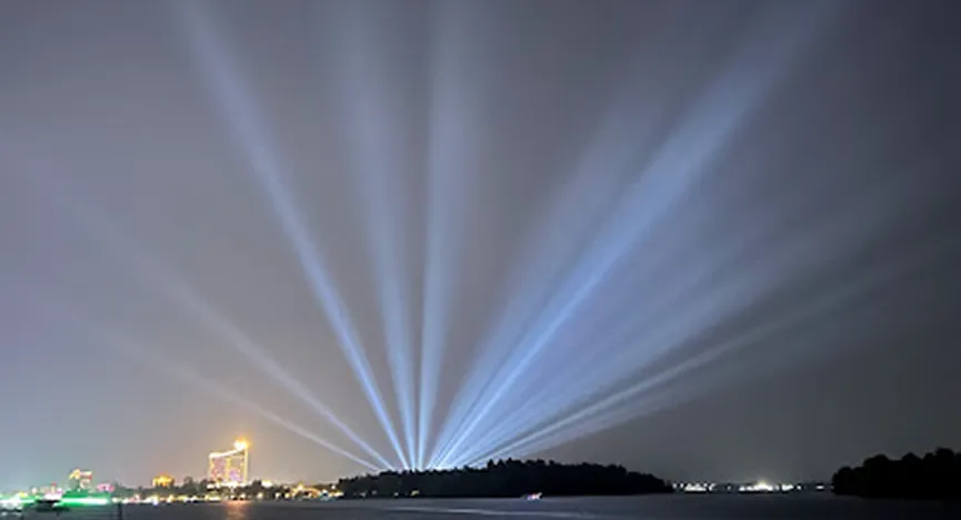 Recreational fishing raft