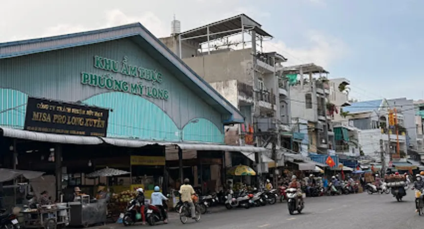 Long Xuyen Floating Market