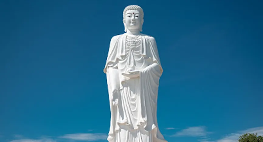 Phu Son Tu Floating Mountain Pagoda