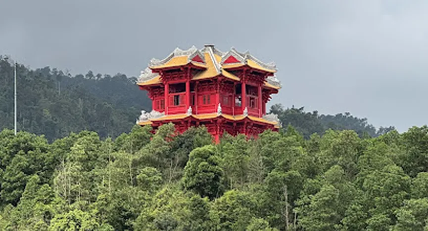 Tay Yen Tu Bell Tower