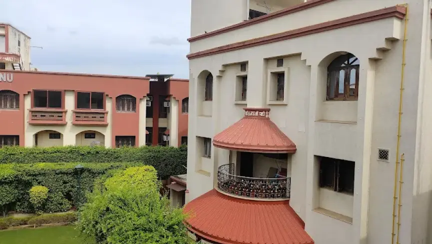 iskcon vrindavan guest house booking facilities